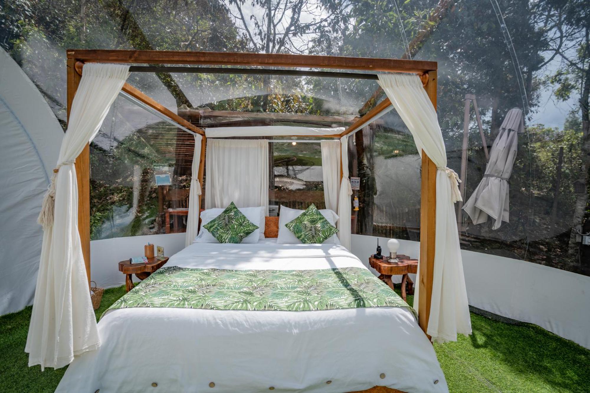 Готель Bubblesky Glamping 40 Min From Medellin Ель-Ретіро Екстер'єр фото